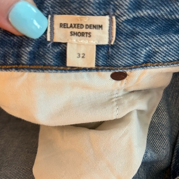 Madewell Relaxed Denim Shorts size 32 High Wasit Cut Off Distressed - Picture 3 of 6